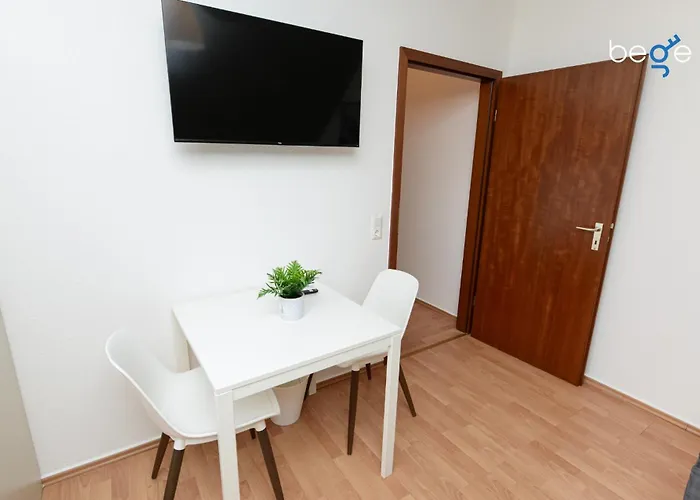 Bege Worknest Comfort Appartement Solingen